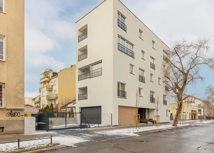 Warszawa Bright 2-Bedroom Apartment By Noclegi Renters